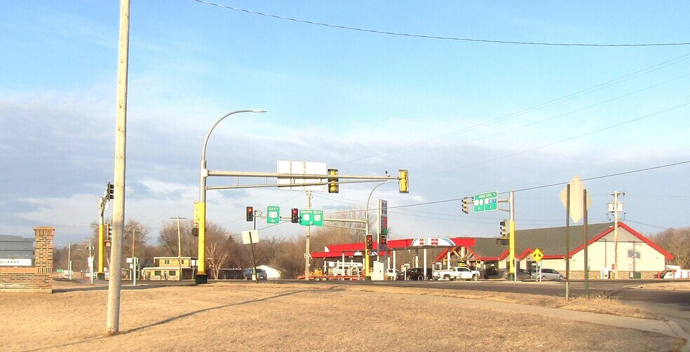 More Photos Of 586 SW 1st St, Montevideo Fast Food For Lease