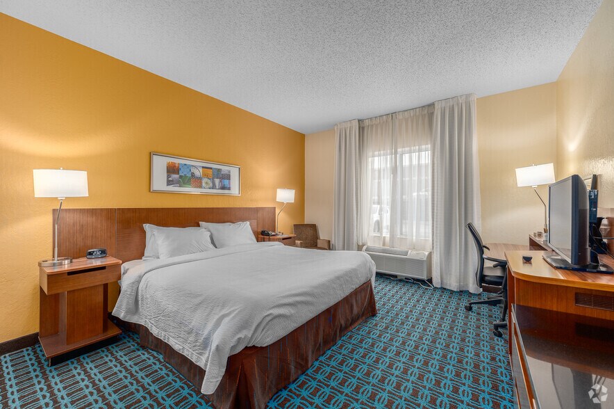 More Photos Of 9783 State Route 14, Streetsboro Hotel For Sale