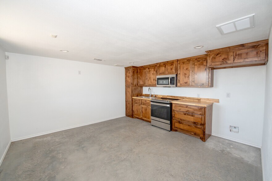 More Photos Of 440 Interstate 30 W, Mount Vernon Land For Sale