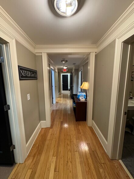 More Photos Of 800 Old Dawson Village Rd E, Dawsonville Office For Sale