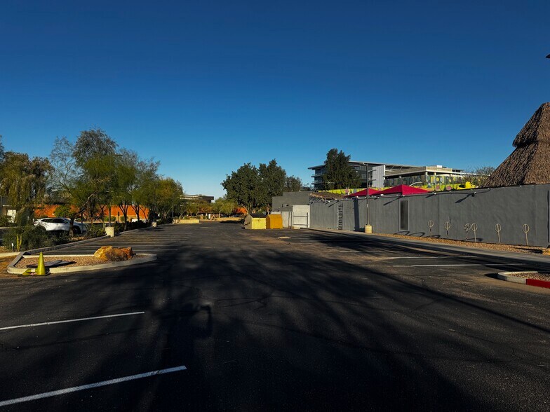 More Photos Of 7301 E Butherus Dr, Scottsdale Restaurant For Sale