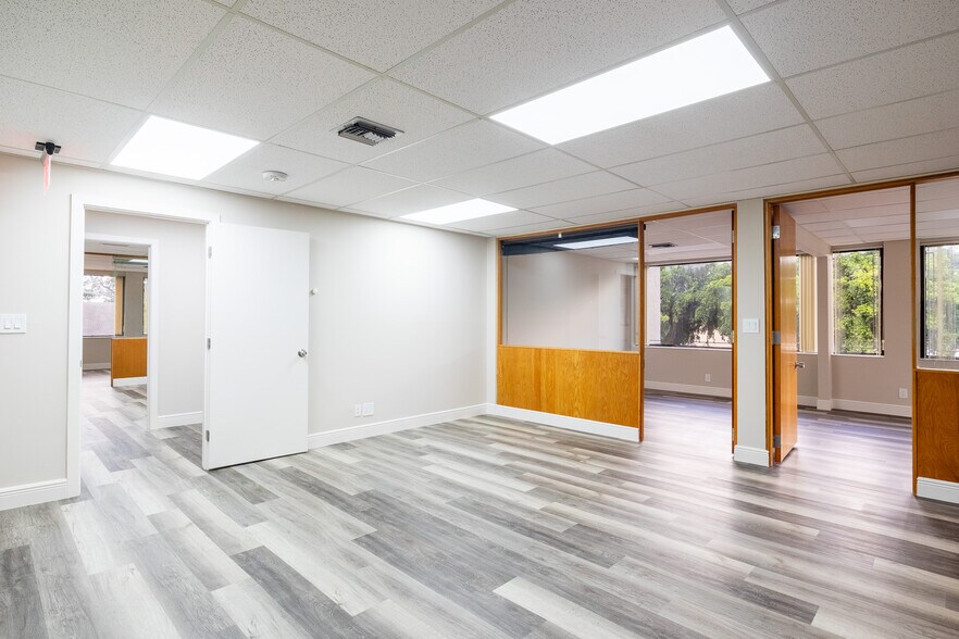 More Photos Of 7501 W Oakland Park Blvd, Lauderhill Loft Creative Space For Lease