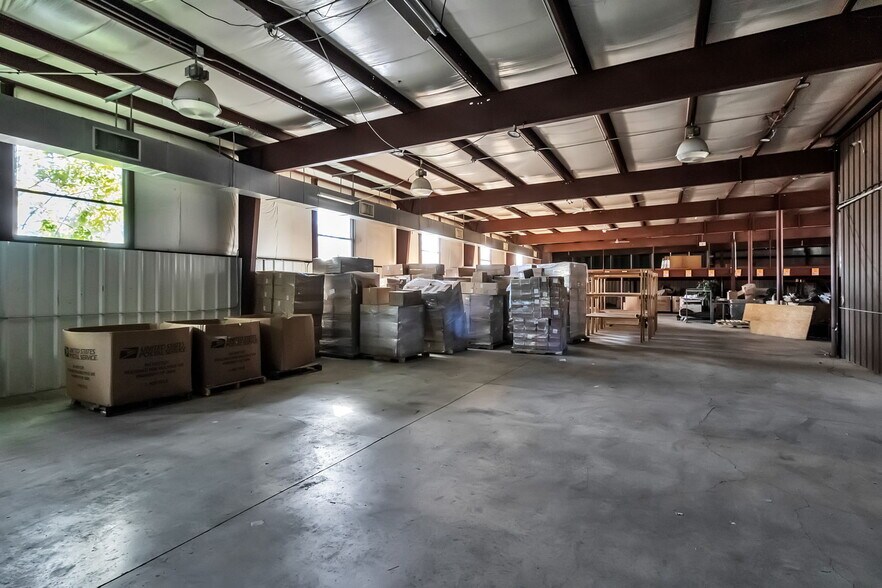 More Photos Of 550 Fillmore Ave, Tonawanda Light Distribution For Lease