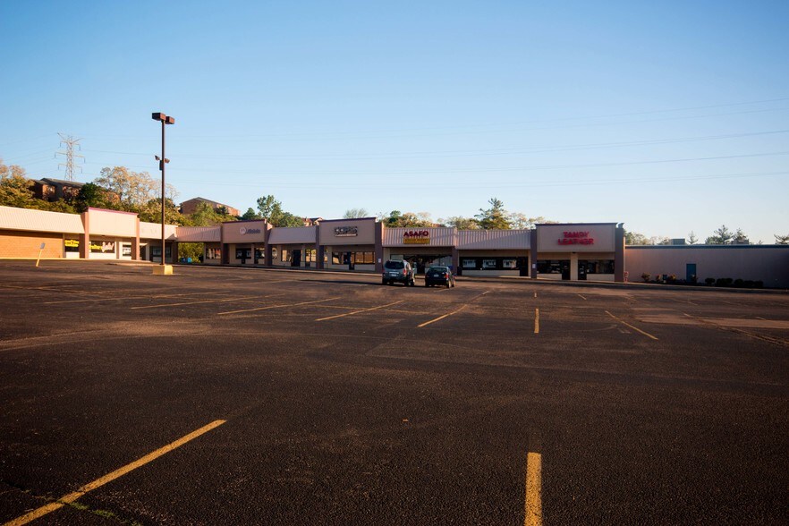 More Photos Of 7255-7275 Dixie Hwy, Fairfield Storefront For Sale