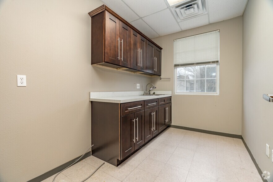 More Photos Of 303 S Jupiter Rd, Allen Unknown For Lease
