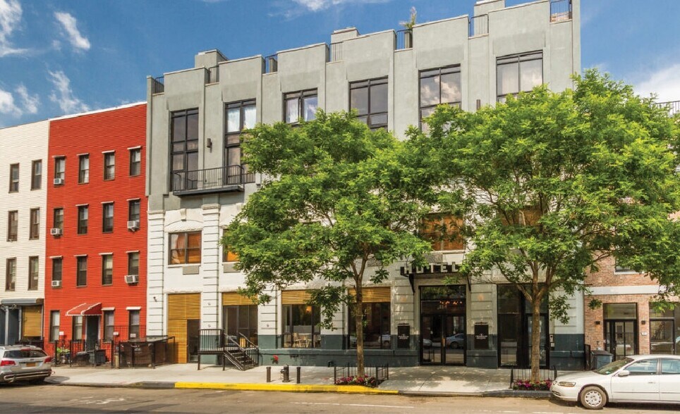 More Photos Of 214 Franklin St, Brooklyn Hotel For Sale