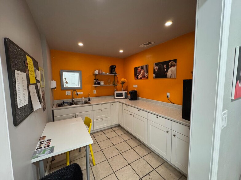 More Photos Of 4713-4723 Lankershim Blvd, North Hollywood Storefront For Lease