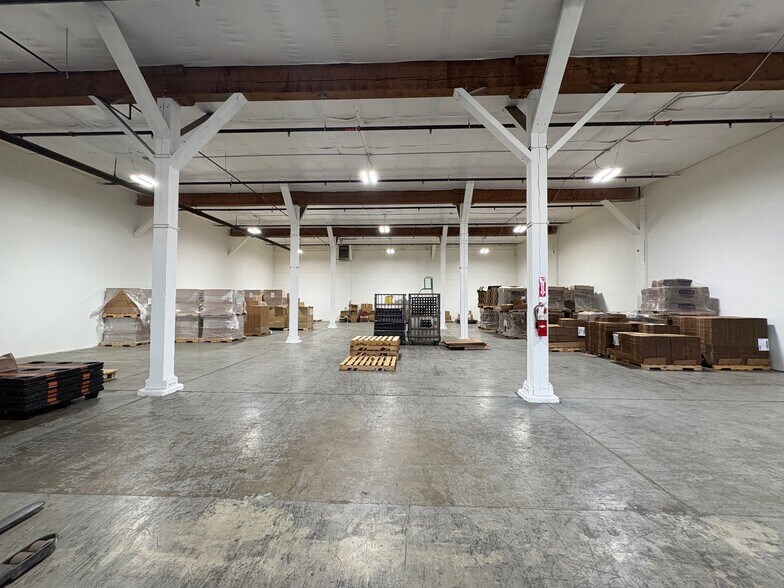 More Photos Of 3808 N Sullivan Rd, Spokane Valley Warehouse For Lease