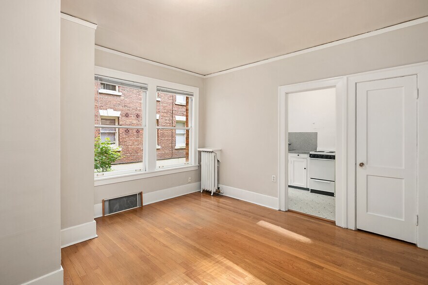 More Photos Of 119 W Roy St, Seattle Multifamily For Sale