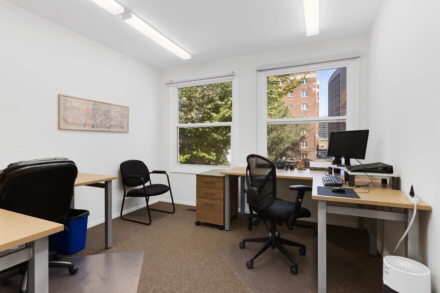 More Photos Of 307 Gilmour St, Ottawa Office For Sale