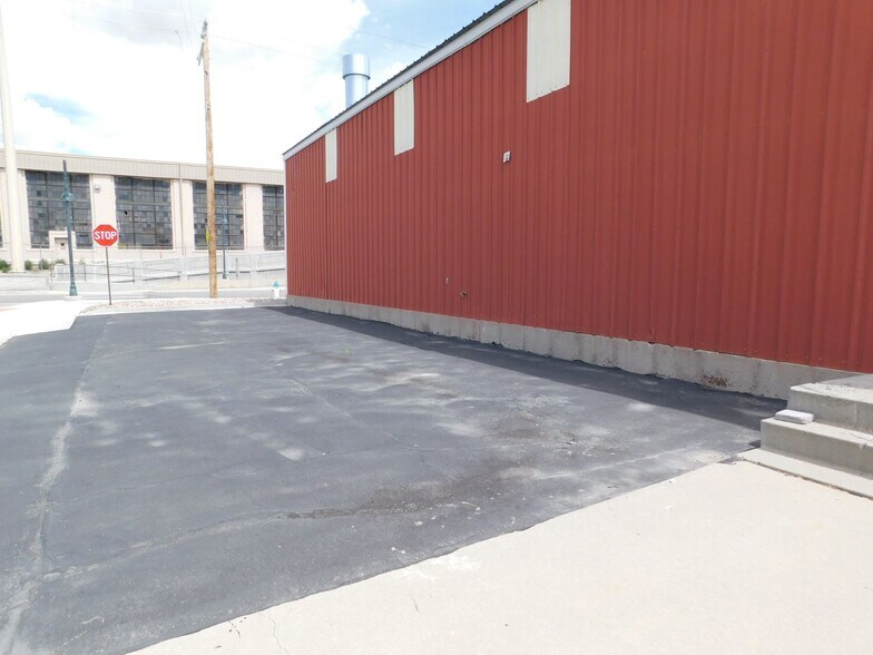 More Photos Of 101 S Center St, Green River General Retail For Sale