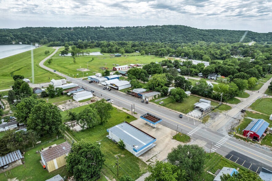 More Photos Of 101 S Main Street, Spavinaw Restaurant For Sale