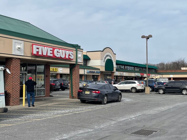 More Photos Of 25 Scotch Rd, Ewing Unknown For Lease