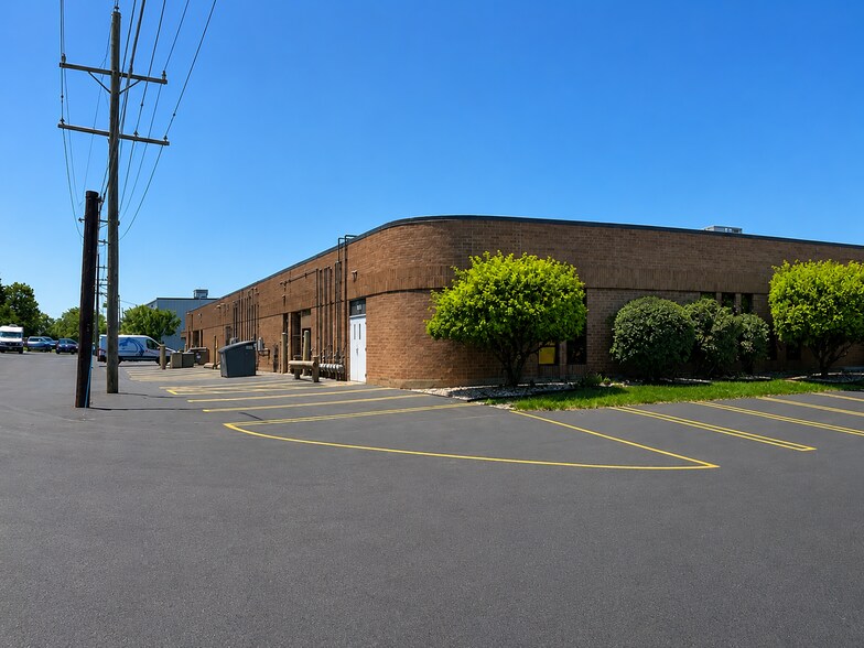 More Photos Of 135 E St. Charles Rd, Carol Stream Light Distribution For Lease