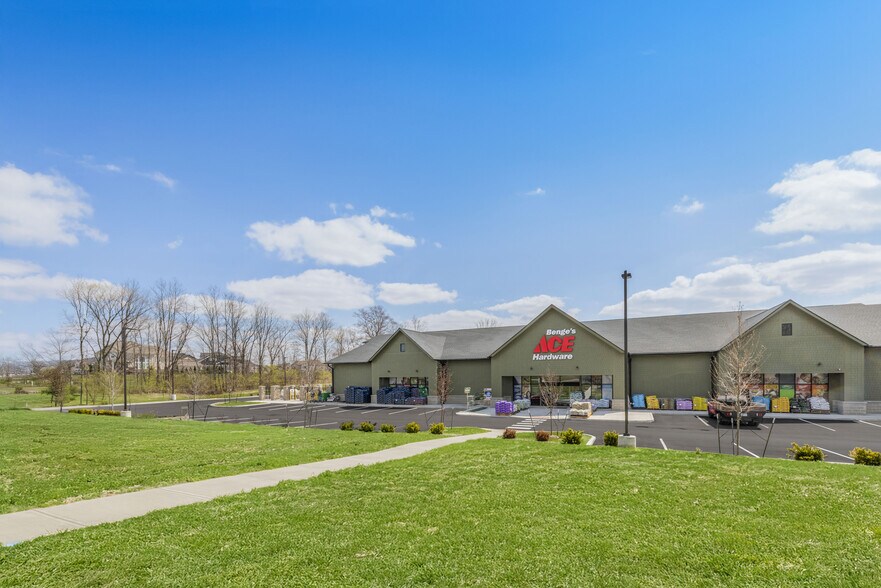 More Photos Of 7010 Five Points Rd, Indianapolis Storefront For Lease