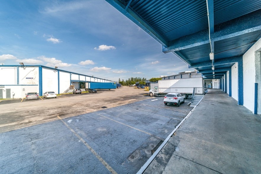 More Photos Of 6950-7190 NW 12th St, Miami Warehouse For Lease