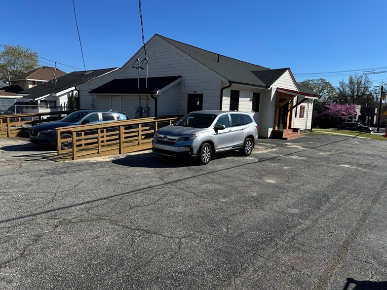 More Photos Of 301A E Stone Ave, Greenville Office For Lease