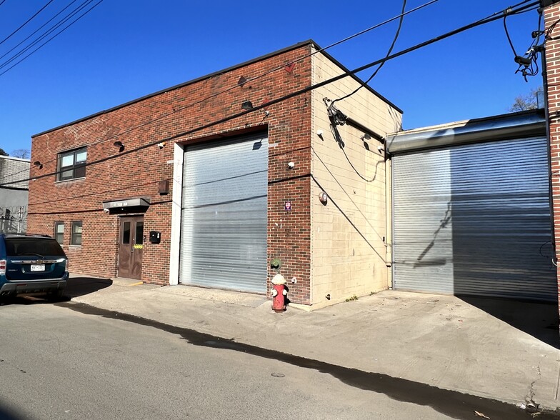 More Photos Of 15 Dock St, Mount Vernon Warehouse For Lease