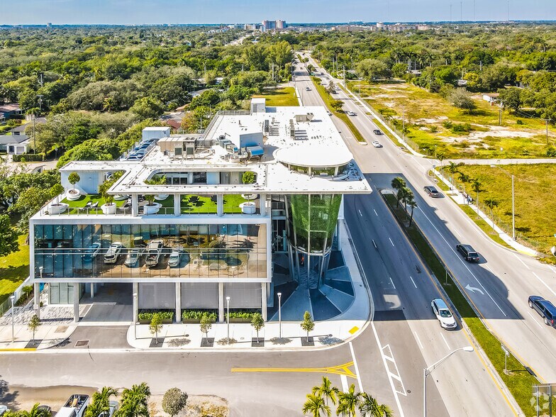 More Photos Of 2420 NE Miami Gardens Dr, Miami Office For Lease