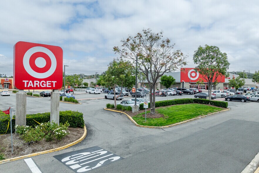 More Photos Of 2115 N Tustin St, Orange Freestanding For Lease