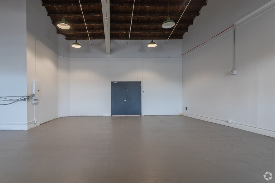 More Photos Of 3511 9th St, Long Island City Office Residential For Lease