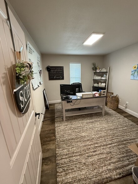 More Photos Of 200 S Main St, Rhome Religious Facility For Lease