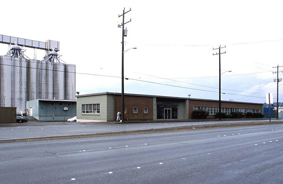 More Photos Of 945 Elliott Ave W, Seattle Office For Sale