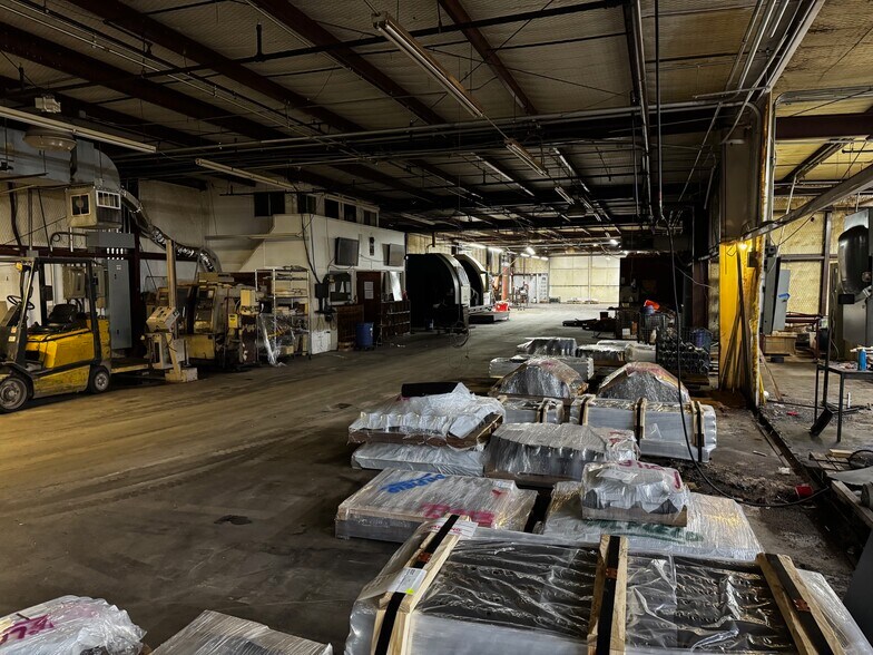 More Photos Of 7801 N Harrison Ave, Shawnee Warehouse For Lease