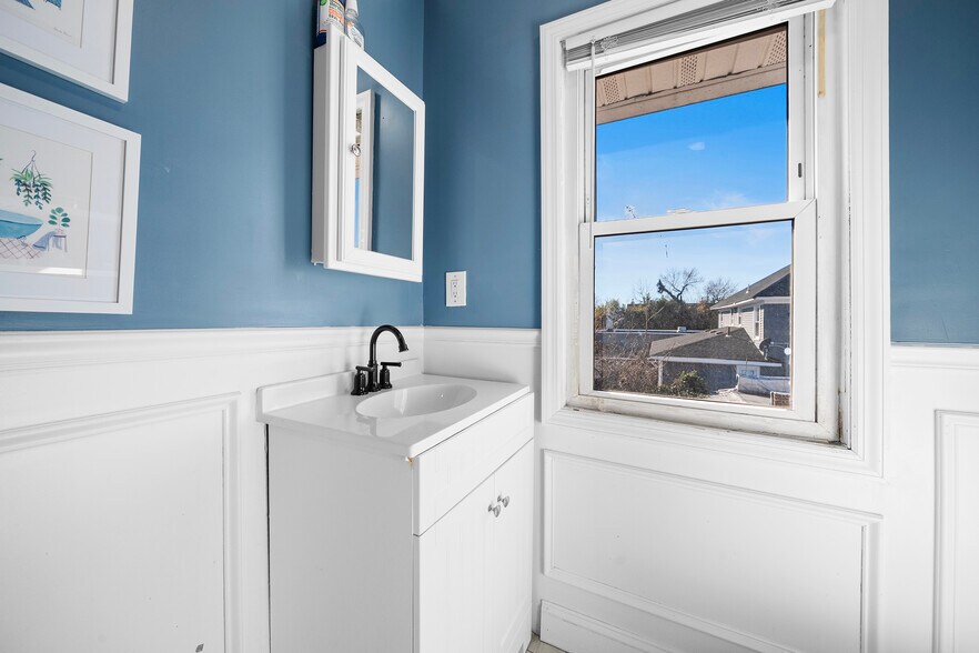 More Photos Of 70 Park Ave, Bay Shore Multifamily For Sale