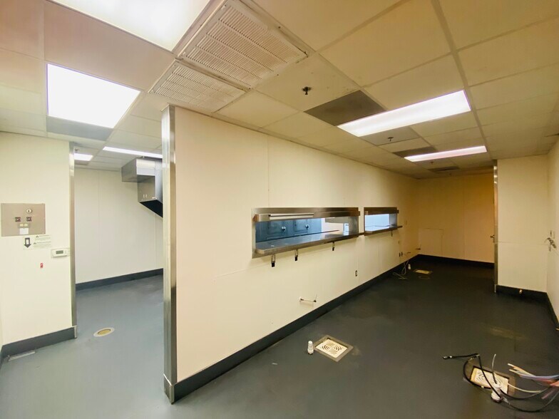 More Photos Of 61 Weaver Blvd, Weaverville Unknown For Lease