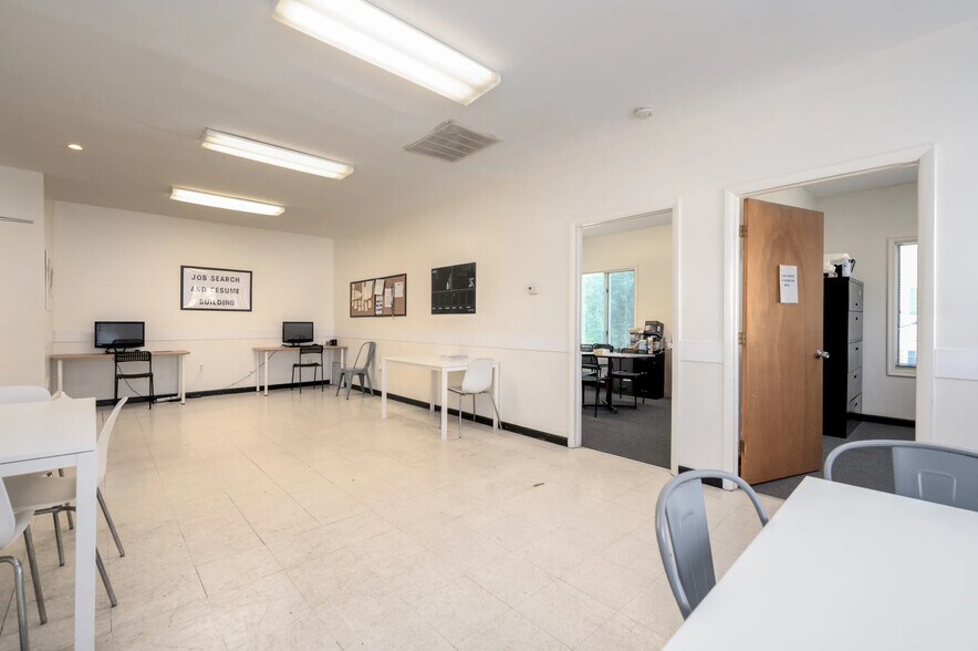 More Photos Of 109 Melrose Ave, Catonsville Office For Sale