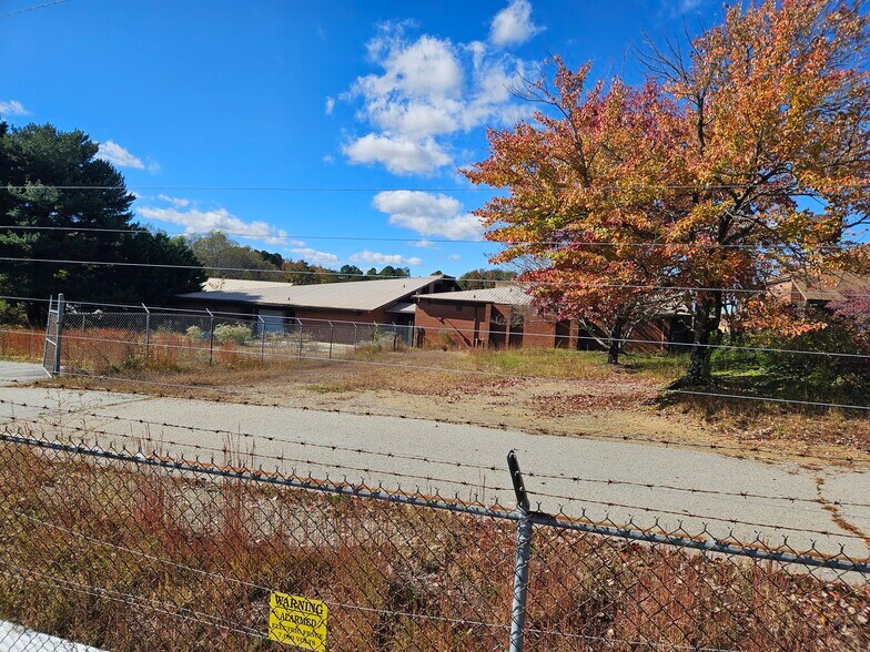 More Photos Of 194 Red Marshall Rd, Pelham Auto Repair For Sale