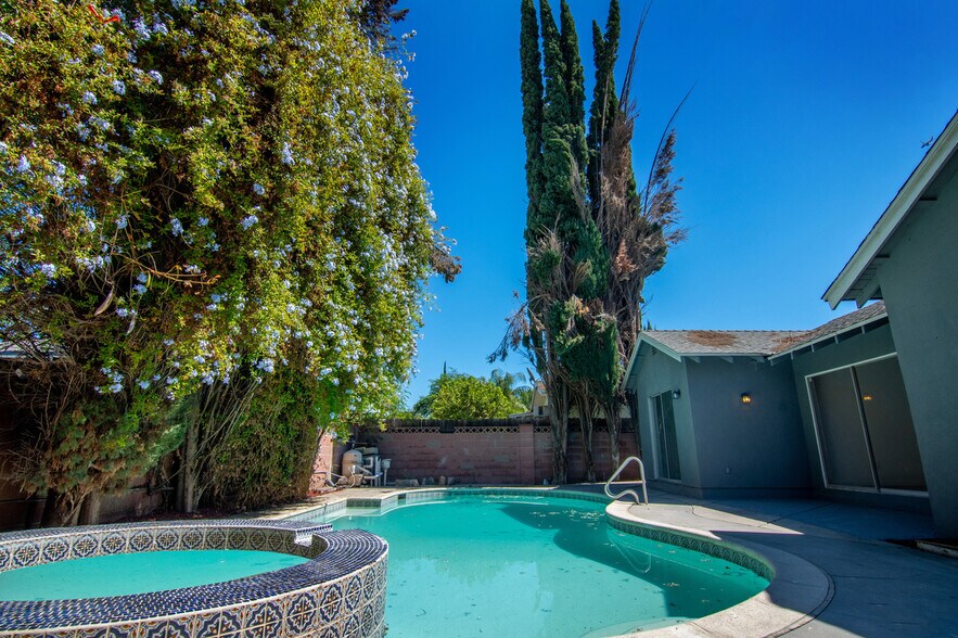 More Photos Of 15405 Covello St, Van Nuys Manufactured Housing Mobile Home Park For Sale