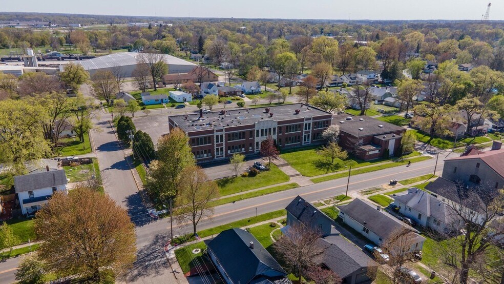 More Photos Of 1525 W 14th St, Anderson Apartments For Sale