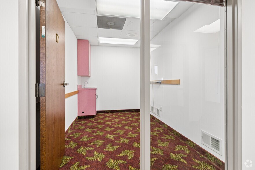 More Photos Of 1080 Caroline Dr, Washington Medical For Sale