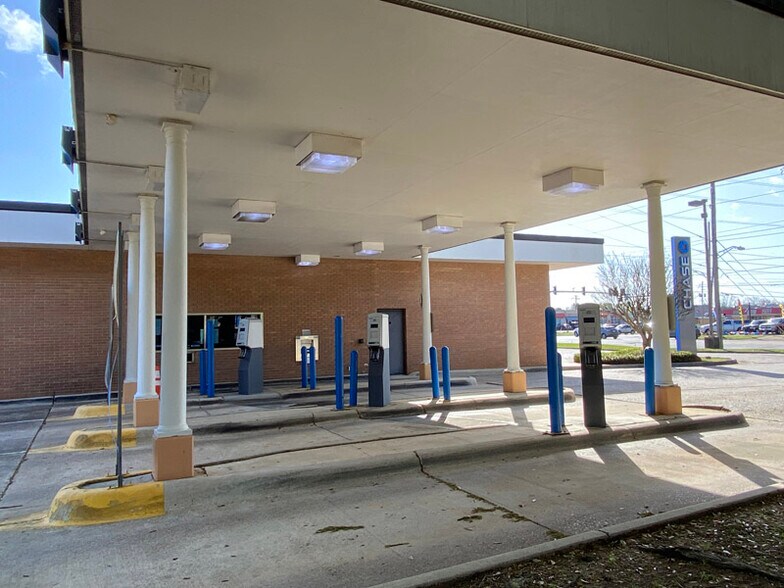 More Photos Of 1935 Airline Dr, Bossier City Bank For Sale