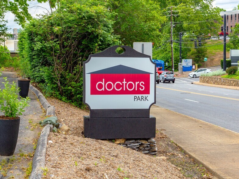 More Photos Of 5 Doctors Park, Asheville Medical For Lease