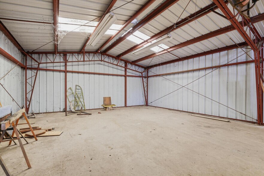More Photos Of 9978 Broadway, Live Oak Warehouse For Sale