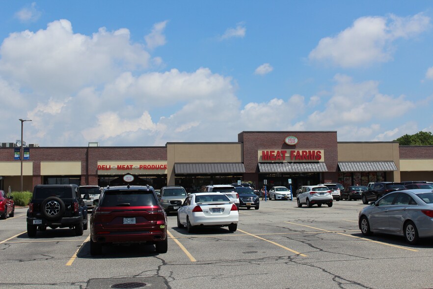 More Photos Of 1011-1039 Route 109, Farmingdale Unknown For Lease