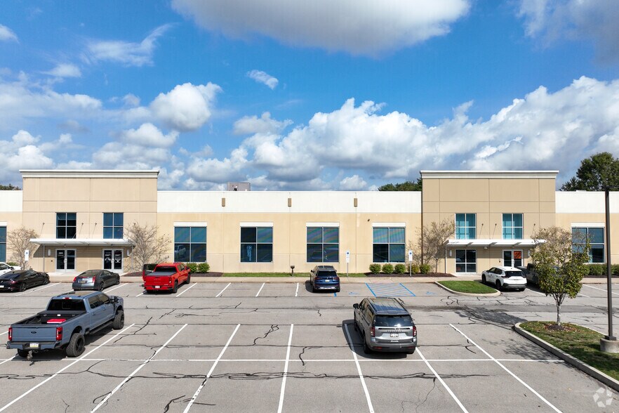 More Photos Of 761 Commonwealth Dr, Warrendale Research And Development For Lease