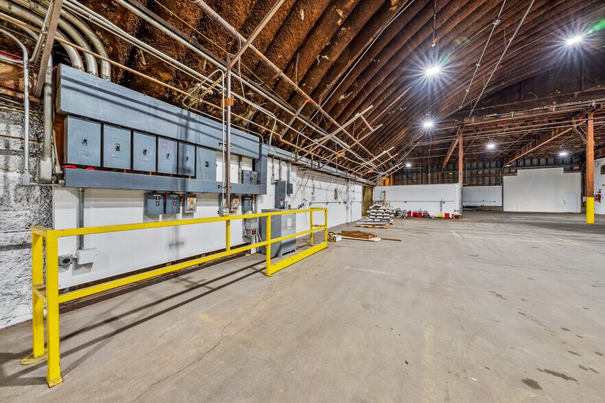 More Photos Of 1385 Antelope Rd, White City Manufacturing For Lease