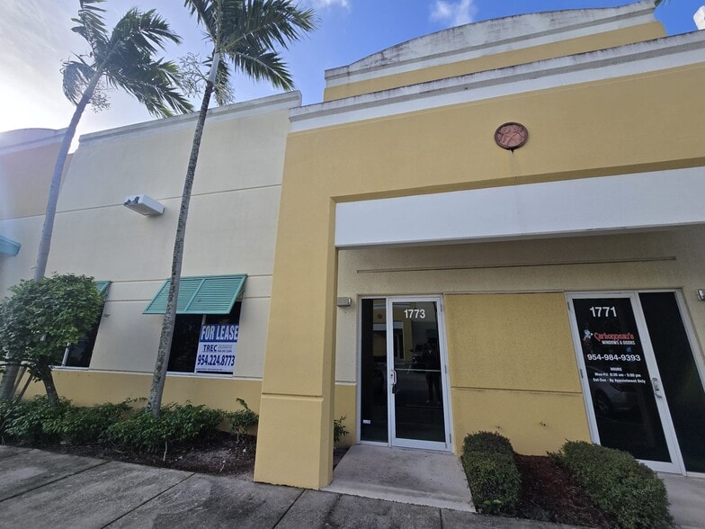 More Photos Of 1747-1781 Banks Rd, Margate Flex For Lease