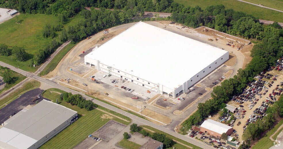 More Photos Of 8300 Cane Run Rd, Louisville Distribution For Lease