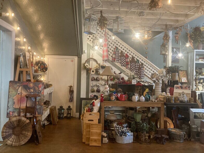 More Photos Of 870 Hartnell Ave, Redding Garden Center For Sale