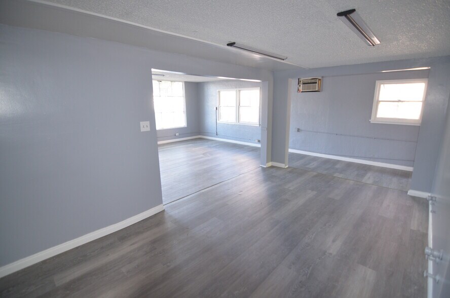 More Photos Of 5120 Huntington Dr S, Los Angeles General Retail For Lease