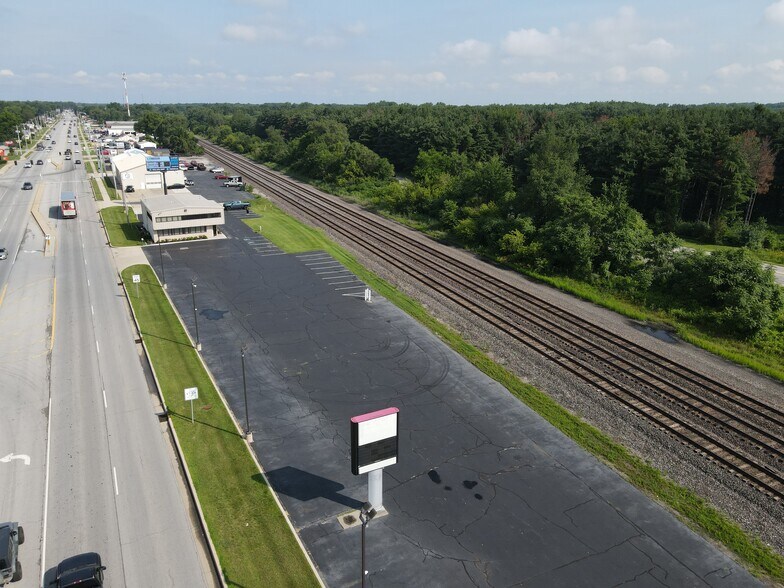 More Photos Of 23119 US Highway 33, Elkhart Storefront For Lease