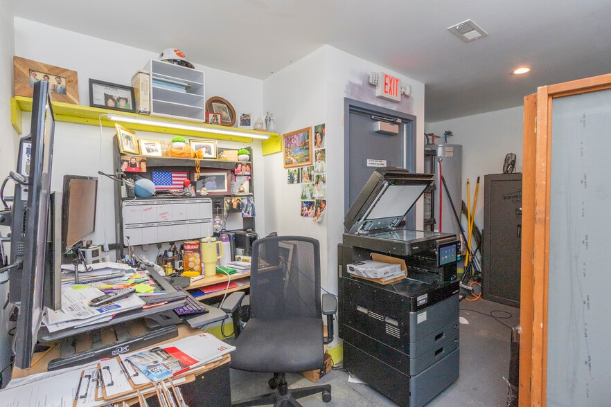 More Photos Of 107 E Orr St, Anderson General Retail For Sale