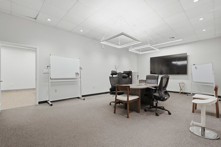 More Photos Of 731-745 Shotgun Rd, Sunrise Light Manufacturing For Sale