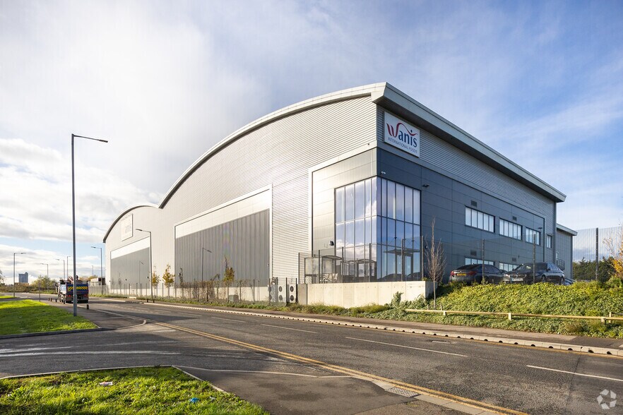 Primary Photo Of Ferry Ln, Rainham Warehouse For Lease