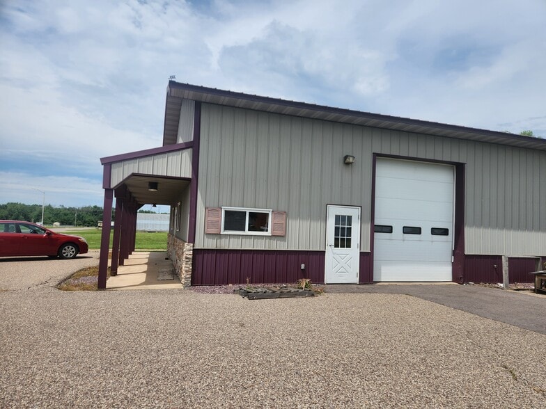 Primary Photo Of 1215 Fuhrman Dr, Reedsburg Industrial For Sale